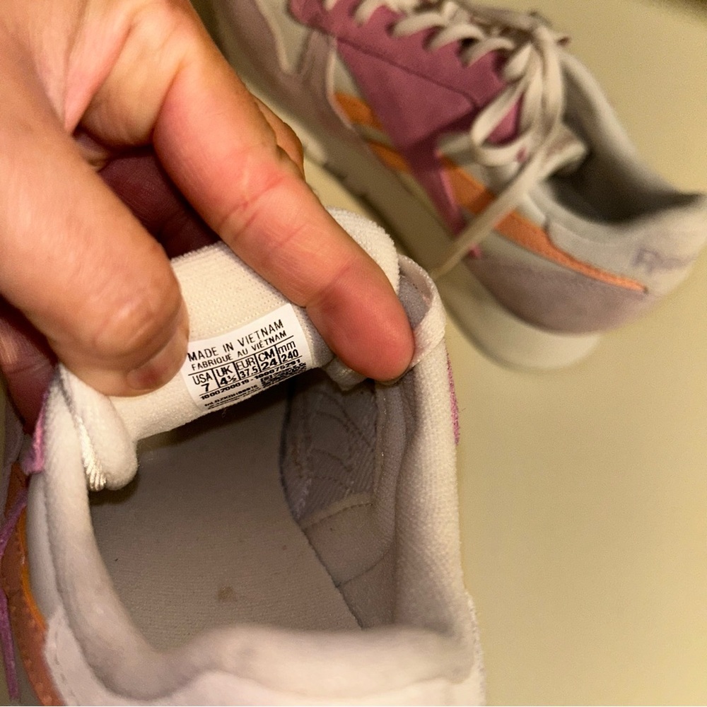 Reebok NWOT Shoes - Picture 12 of 12
